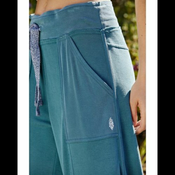 Free People Movement stride on wide leg crop pants - Picture 3 of 8